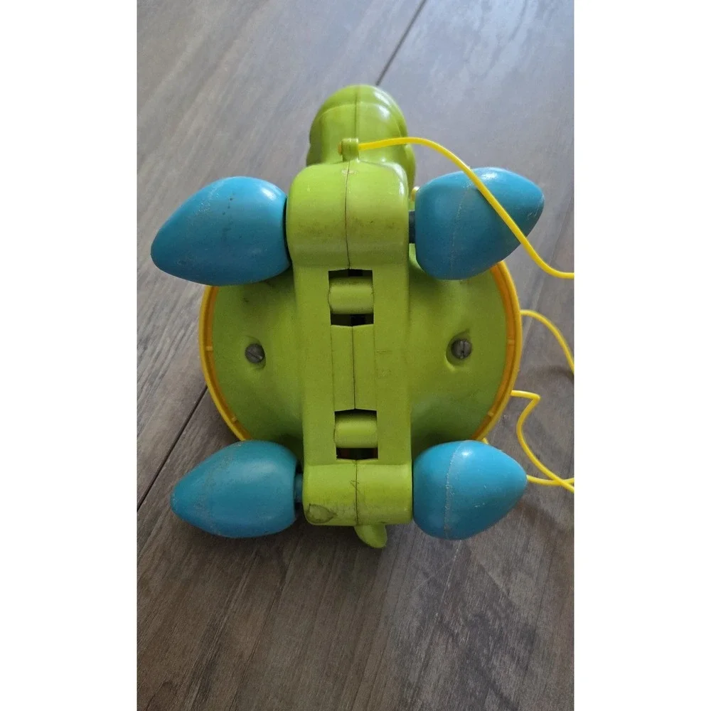 VINTAGE 1977 FISHER PRICE CUTE TAG ALONG TURTLE PULL TOY W/SAILOR HAT #644 USA